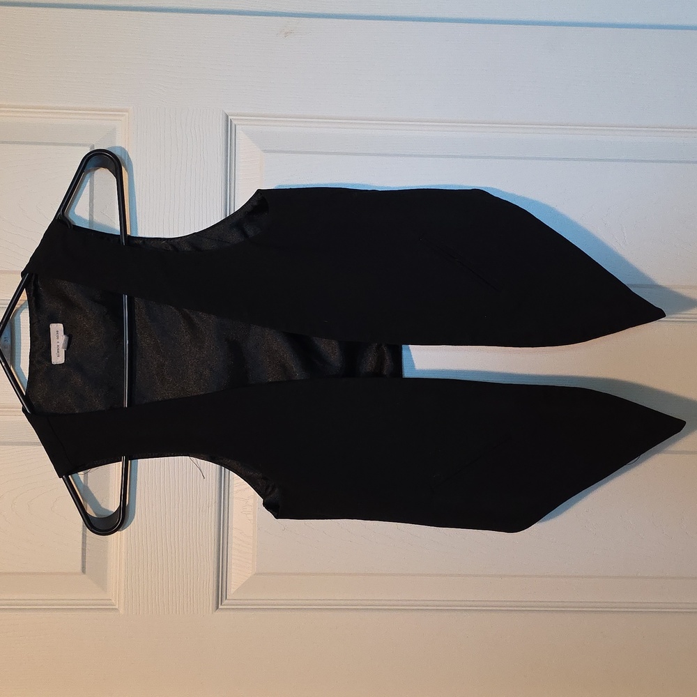 Black Sleeveless Vest